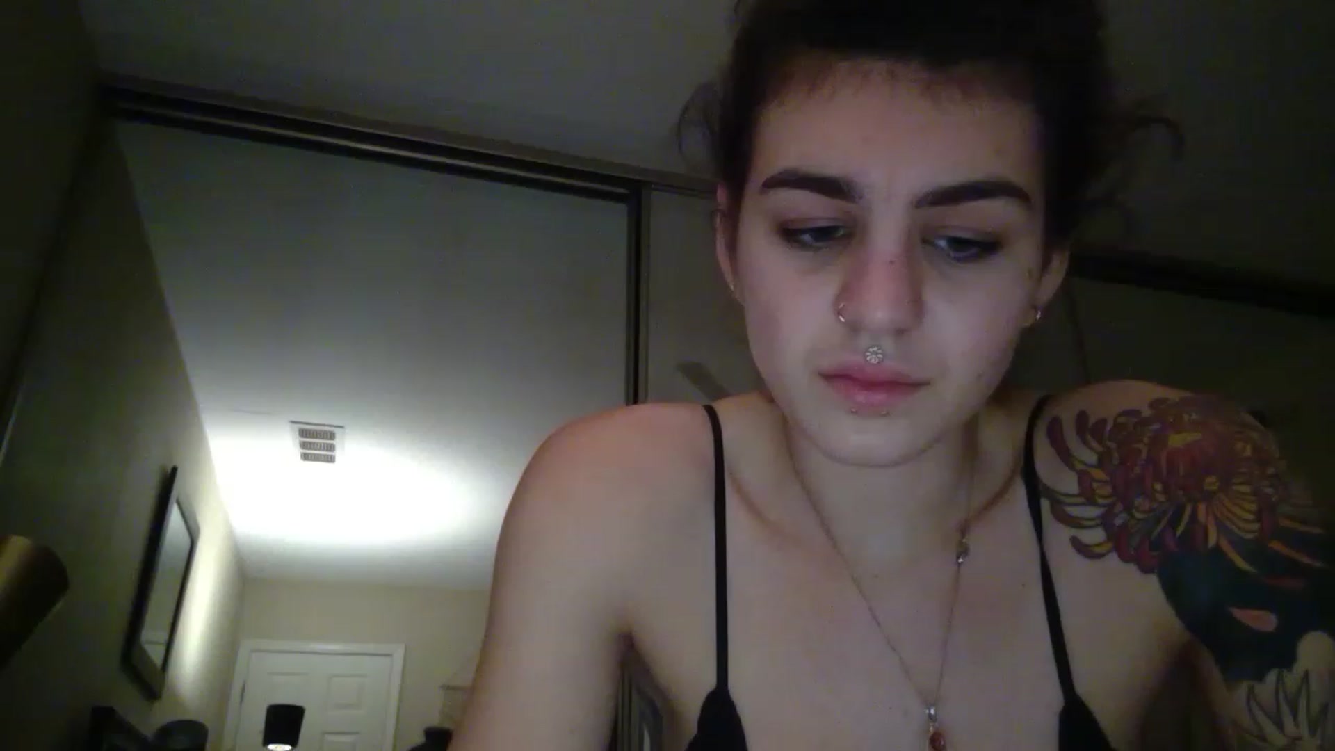 Gallery image thumbnail from RamonaVixen's myfreecams stream on, 11/28/2022, 06:57 image 19 of 20