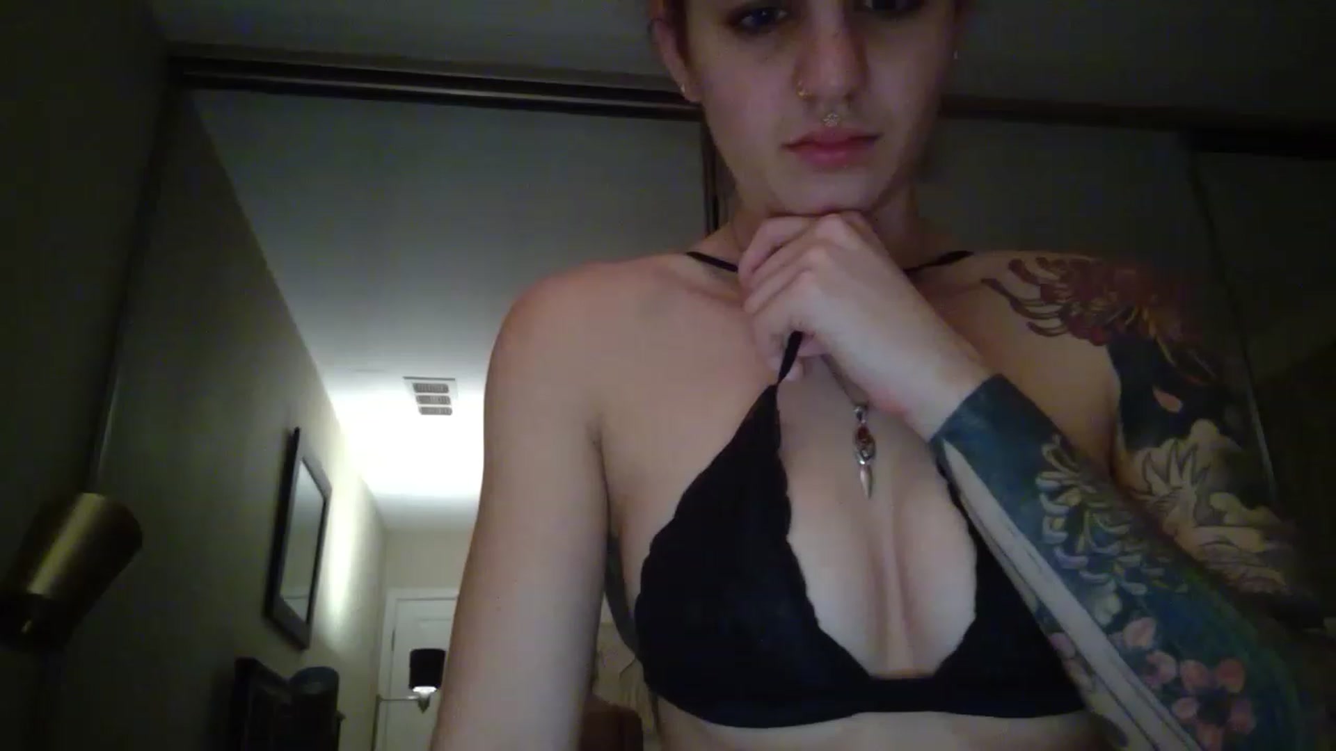 Gallery image thumbnail from RamonaVixen's myfreecams stream on, 11/28/2022, 06:57 image 20 of 20