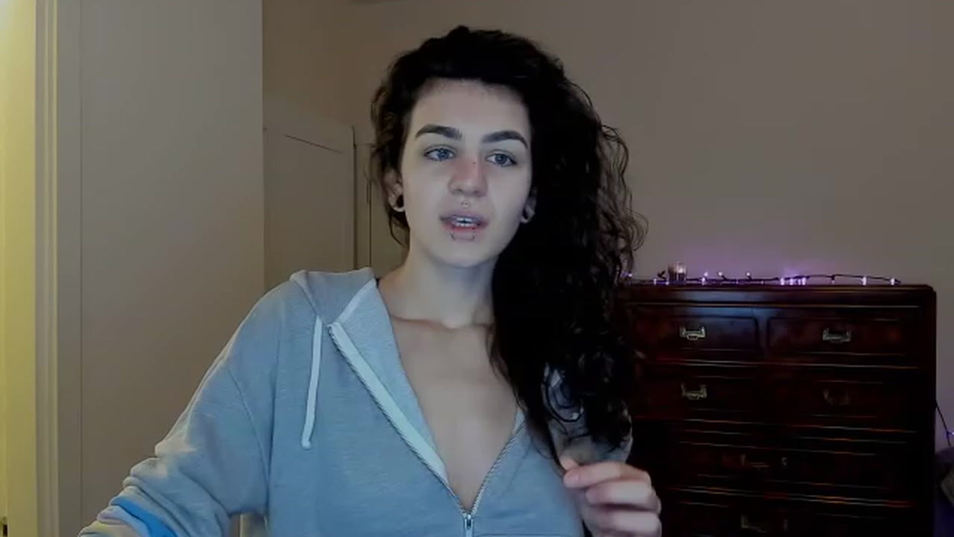 Gallery image thumbnail from RamonaVixen's myfreecams stream on, 12/01/2023, 15:52 image 3 of 20