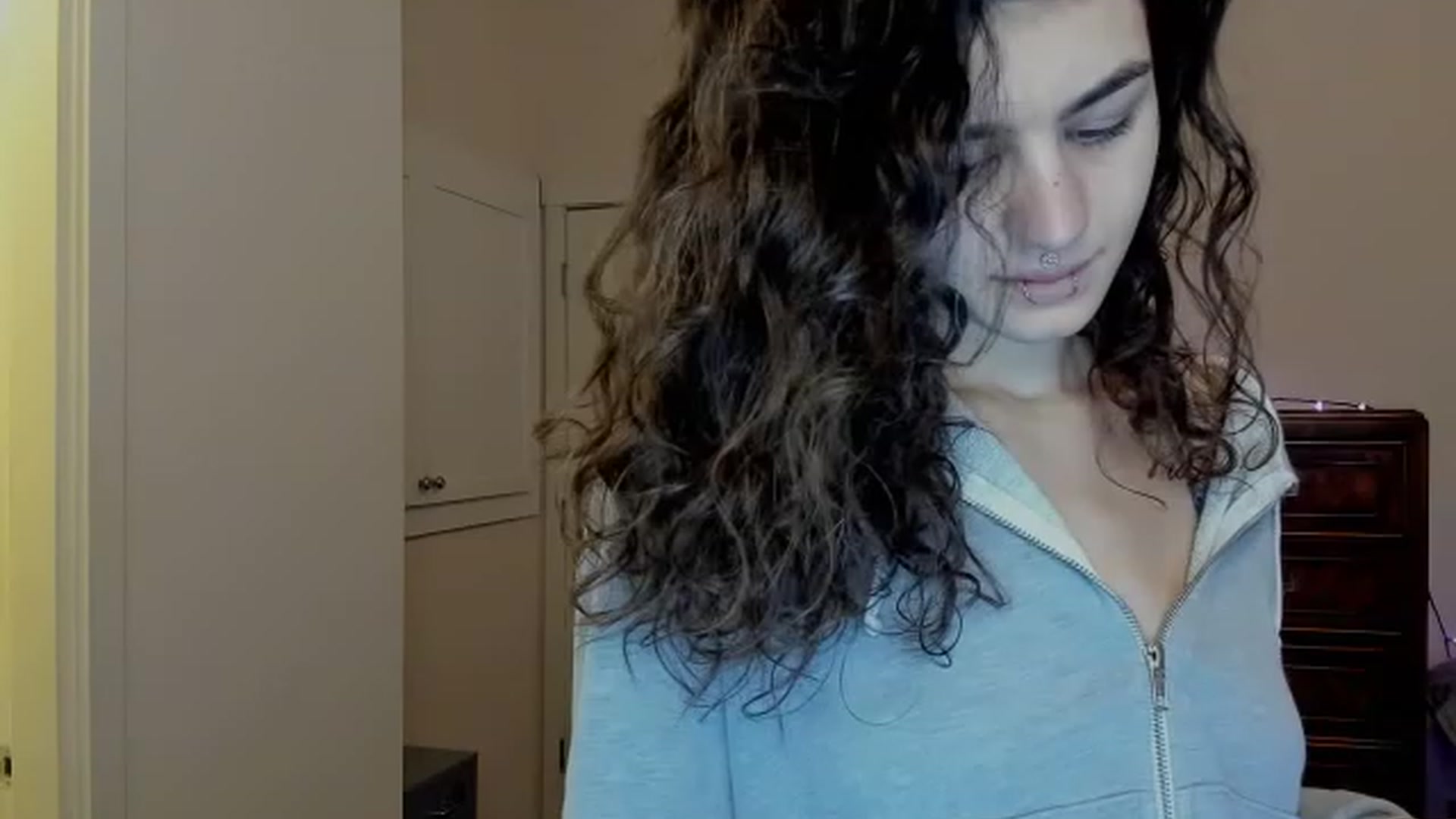 Gallery image thumbnail from RamonaVixen's myfreecams stream on, 12/01/2023, 15:52 image 15 of 20