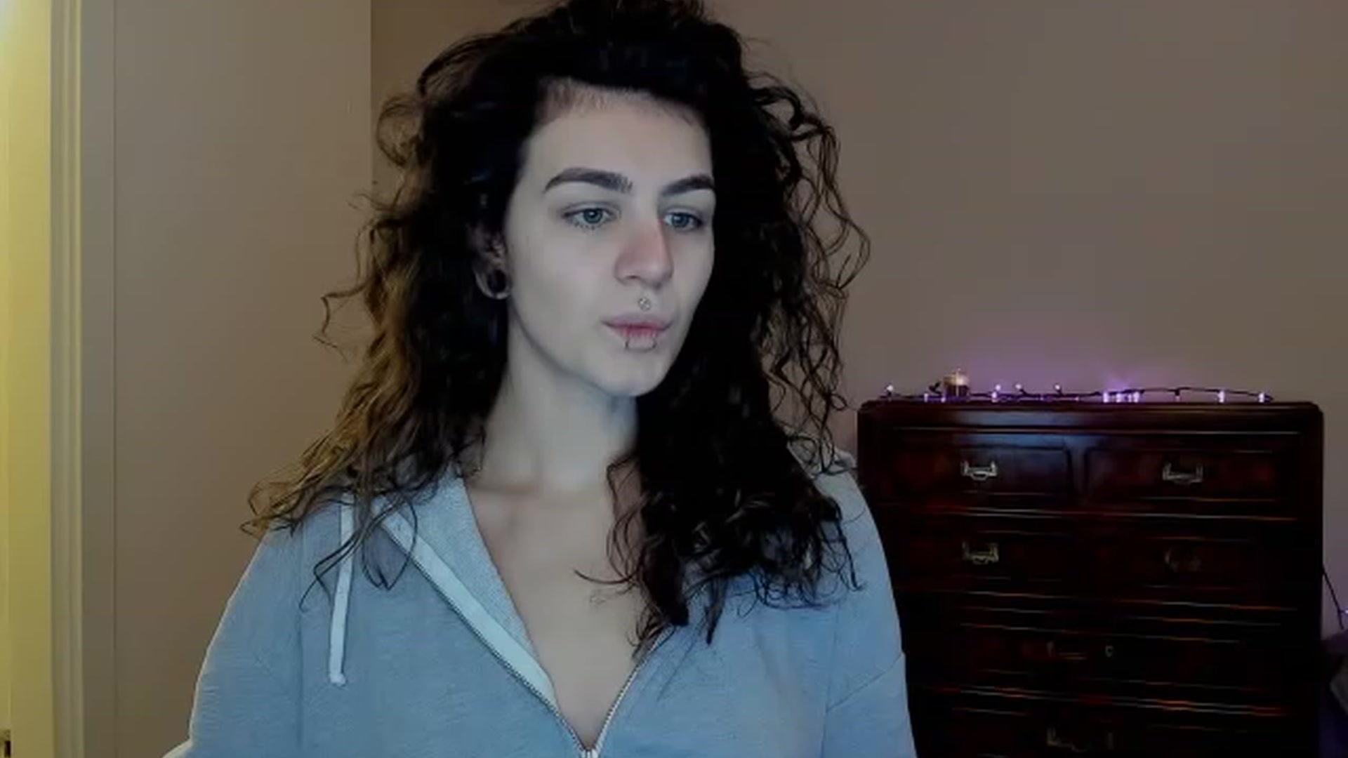 Gallery image thumbnail from RamonaVixen's myfreecams stream on, 12/01/2023, 15:52 image 4 of 20