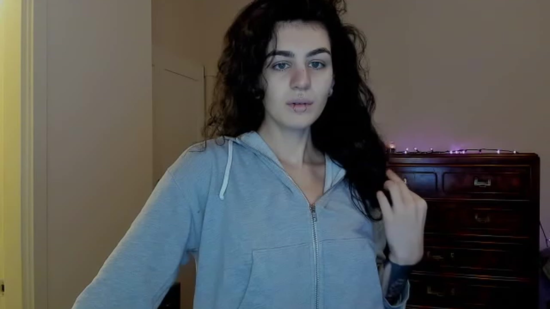 Gallery image thumbnail from RamonaVixen's myfreecams stream on, 12/01/2023, 15:52 image 19 of 20