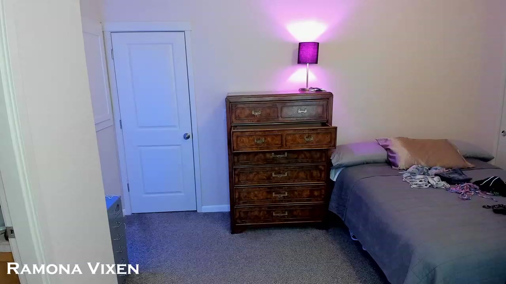 Gallery image thumbnail from RamonaVixen's myfreecams stream on, 12/06/2023, 18:04 image 14 of 20