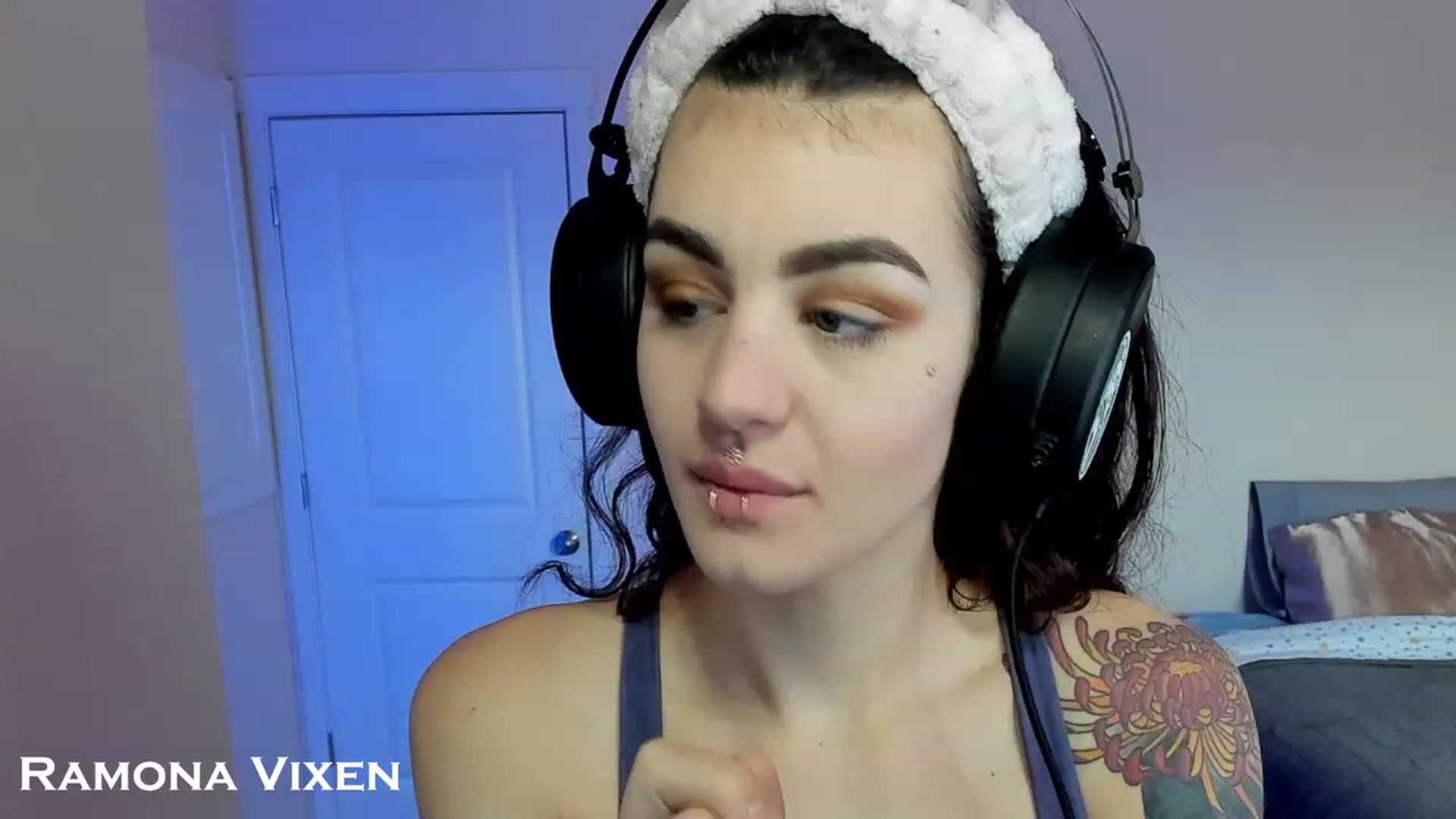 Gallery image thumbnail from RamonaVixen's myfreecams stream on, 12/31/2023, 20:22 image 16 of 20