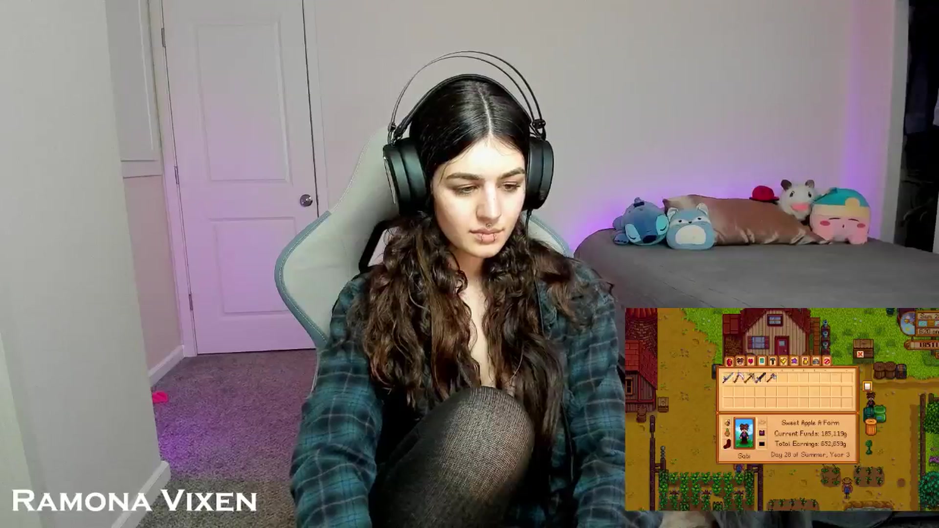 Gallery image thumbnail from RamonaVixen's myfreecams stream on, 05/02/2024, 02:22 image 19 of 20