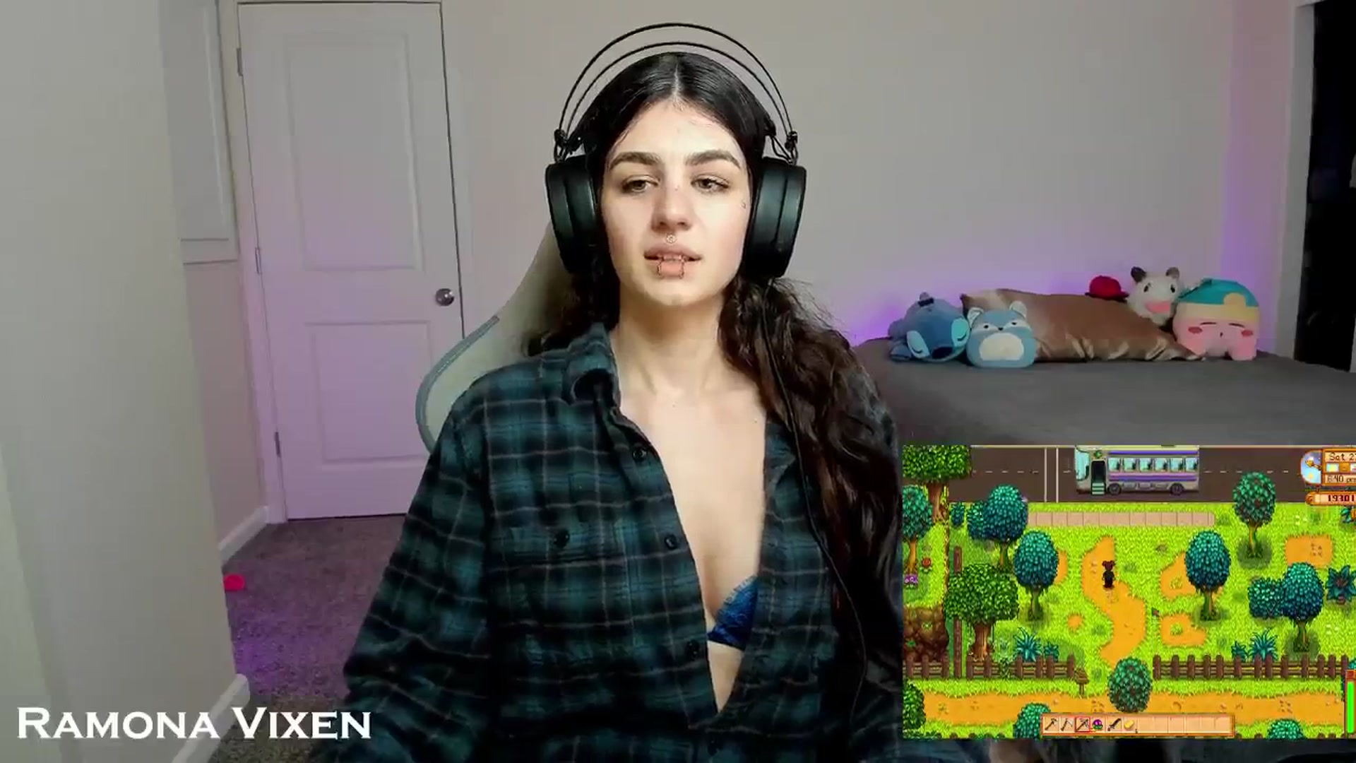Gallery image thumbnail from RamonaVixen's myfreecams stream on, 05/02/2024, 02:22 image 11 of 20