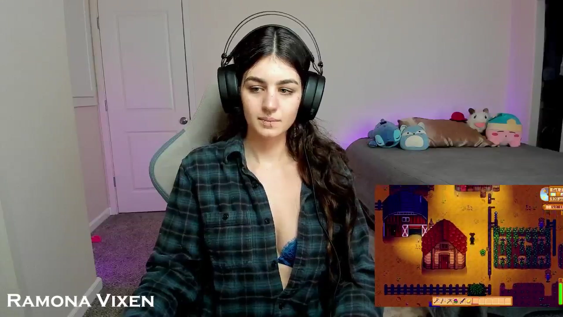 Gallery image thumbnail from RamonaVixen's myfreecams stream on, 05/02/2024, 02:22 image 12 of 20