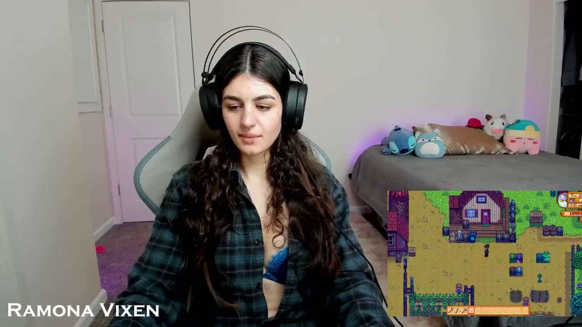 Gallery image thumbnail from RamonaVixen's myfreecams stream on, 05/02/2024, 02:22 image 5 of 20