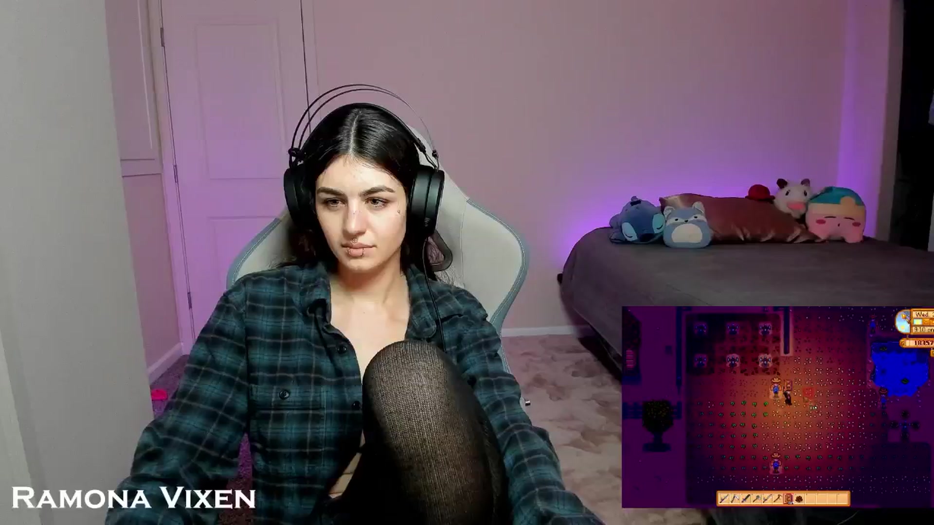 Gallery image thumbnail from RamonaVixen's myfreecams stream on, 05/02/2024, 03:56 image 4 of 20