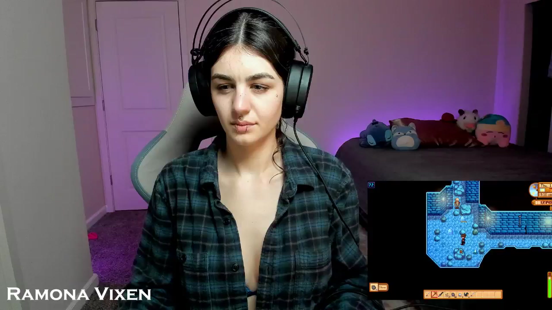 Gallery image thumbnail from RamonaVixen's myfreecams stream on, 05/02/2024, 06:21 image 17 of 20