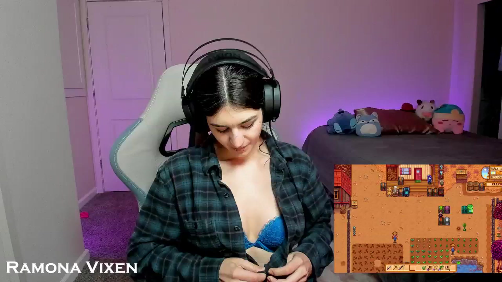 Gallery image thumbnail from RamonaVixen's myfreecams stream on, 05/02/2024, 06:21 image 9 of 20