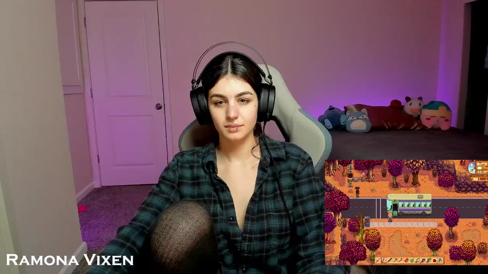Gallery image thumbnail from RamonaVixen's myfreecams stream on, 05/02/2024, 06:21 image 6 of 20