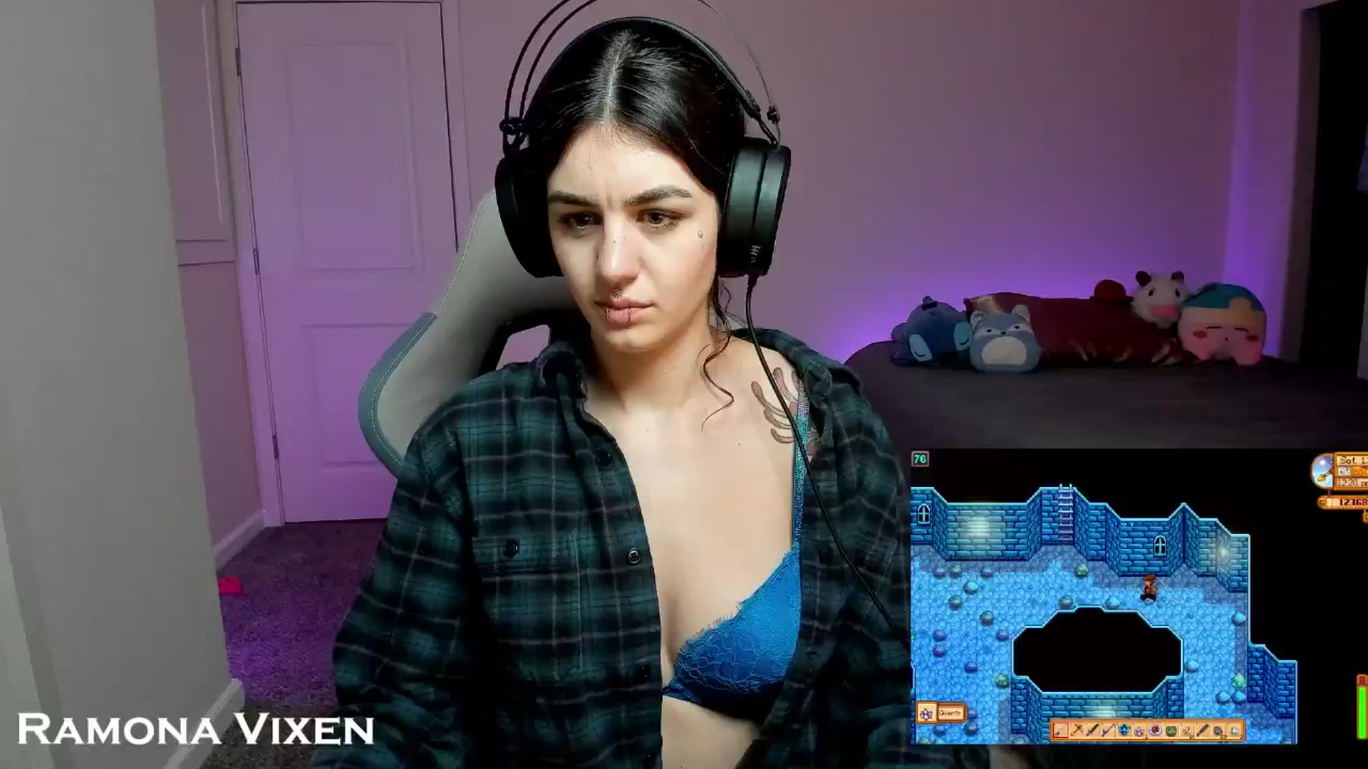 Gallery image thumbnail from RamonaVixen's myfreecams stream on, 05/02/2024, 07:00 image 4 of 20