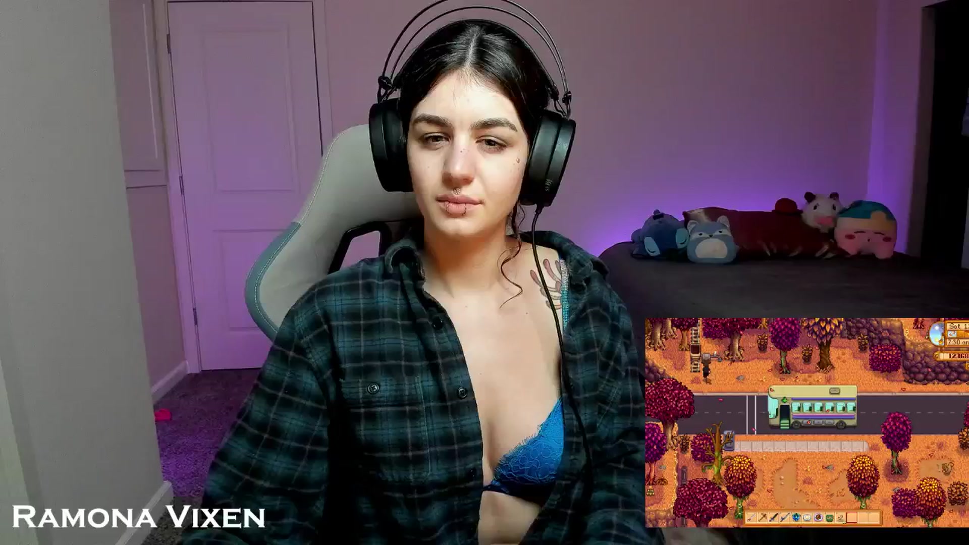 Gallery image thumbnail from RamonaVixen's myfreecams stream on, 05/02/2024, 07:00 image 2 of 20