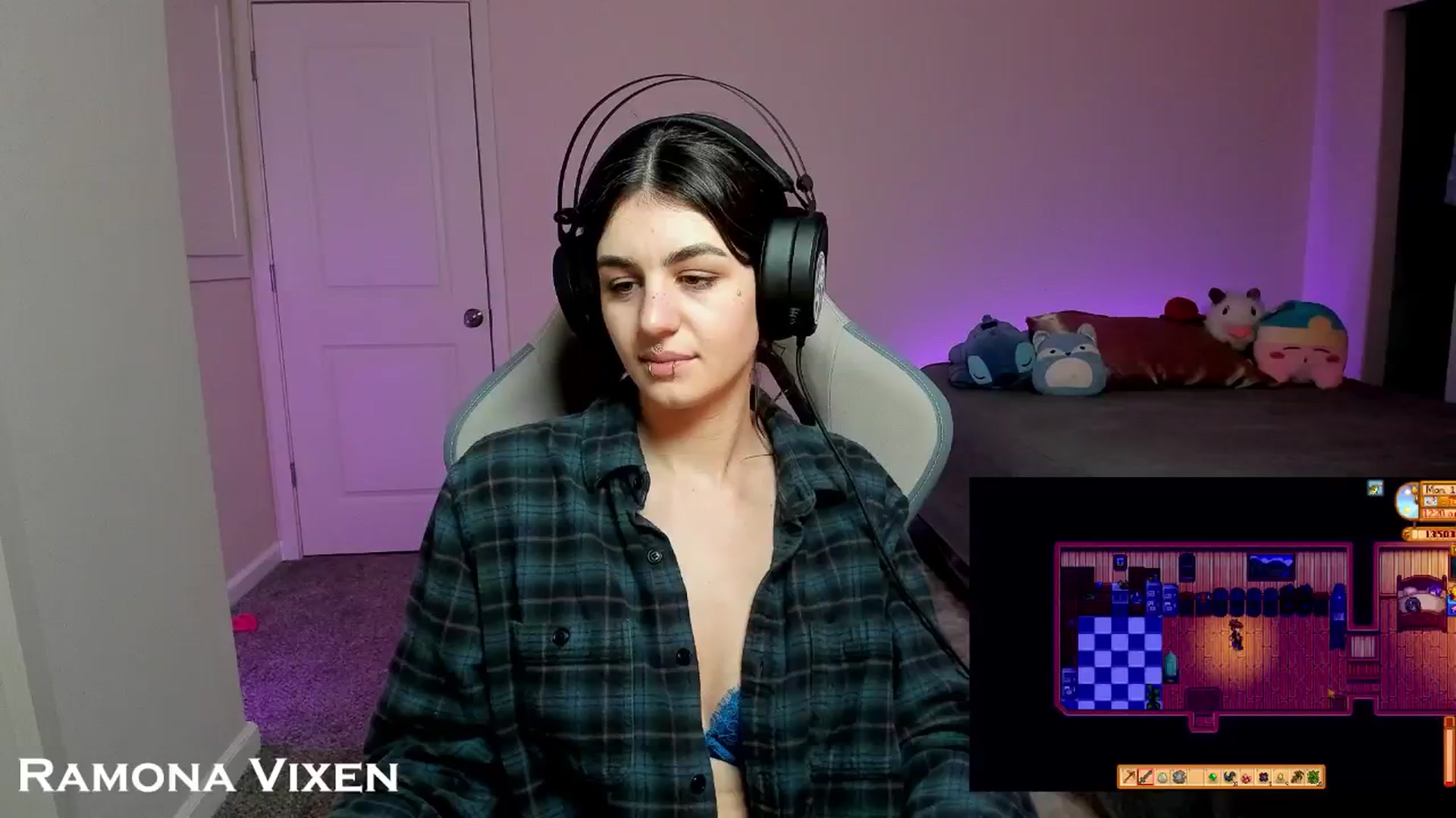Gallery image thumbnail from RamonaVixen's myfreecams stream on, 05/02/2024, 07:21 image 20 of 20