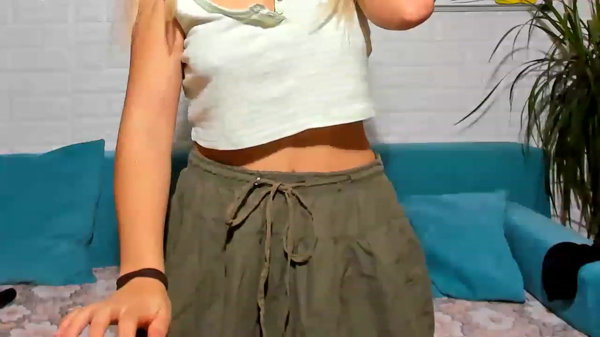 Gallery image thumbnail from Ramona_Sexy's myfreecams stream on, 11/28/2022, 08:12 image 17 of 20