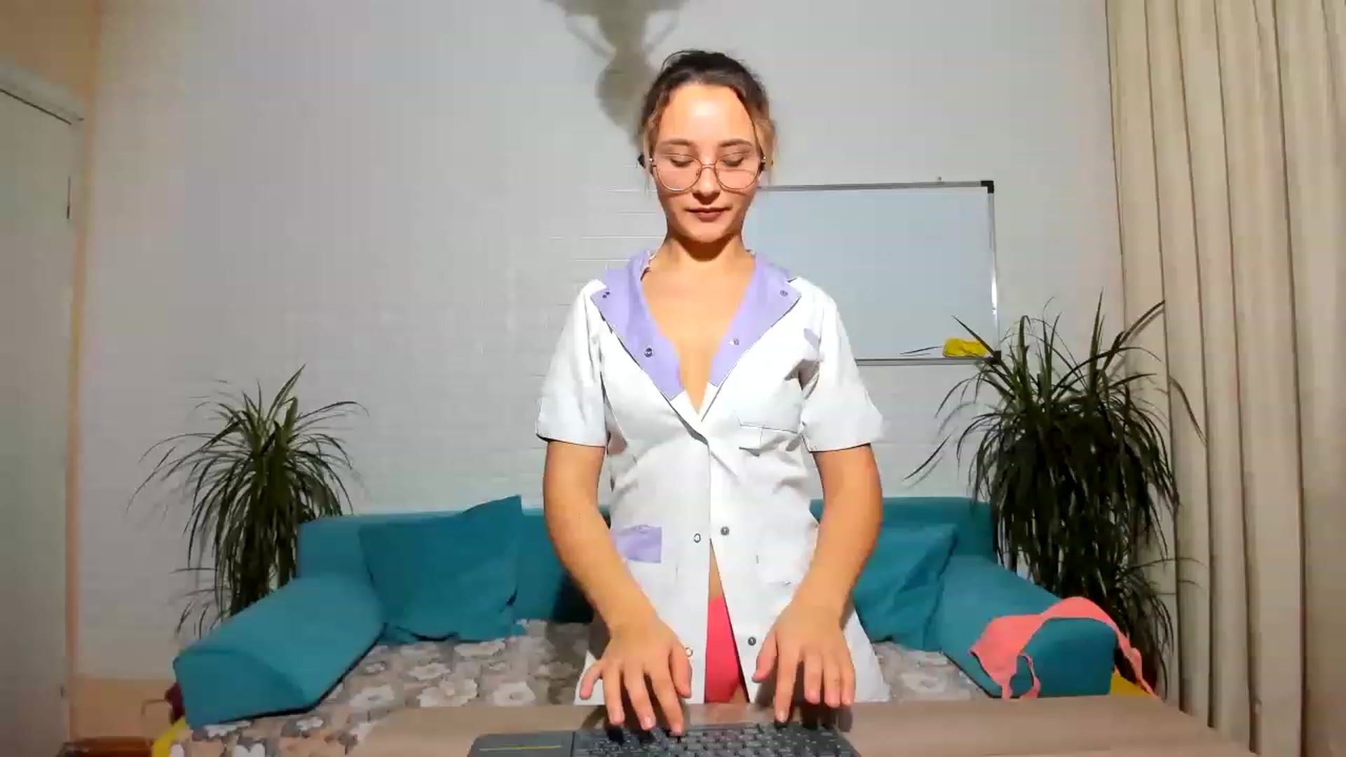 Gallery image thumbnail from Ramona_Sexy's myfreecams stream on, 11/29/2022, 07:19 image 3 of 20