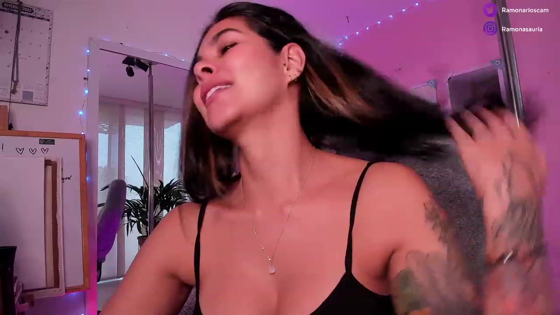 Gallery image thumbnail from Ramonarios's myfreecams stream on, 11/28/2022, 18:27 image 19 of 20