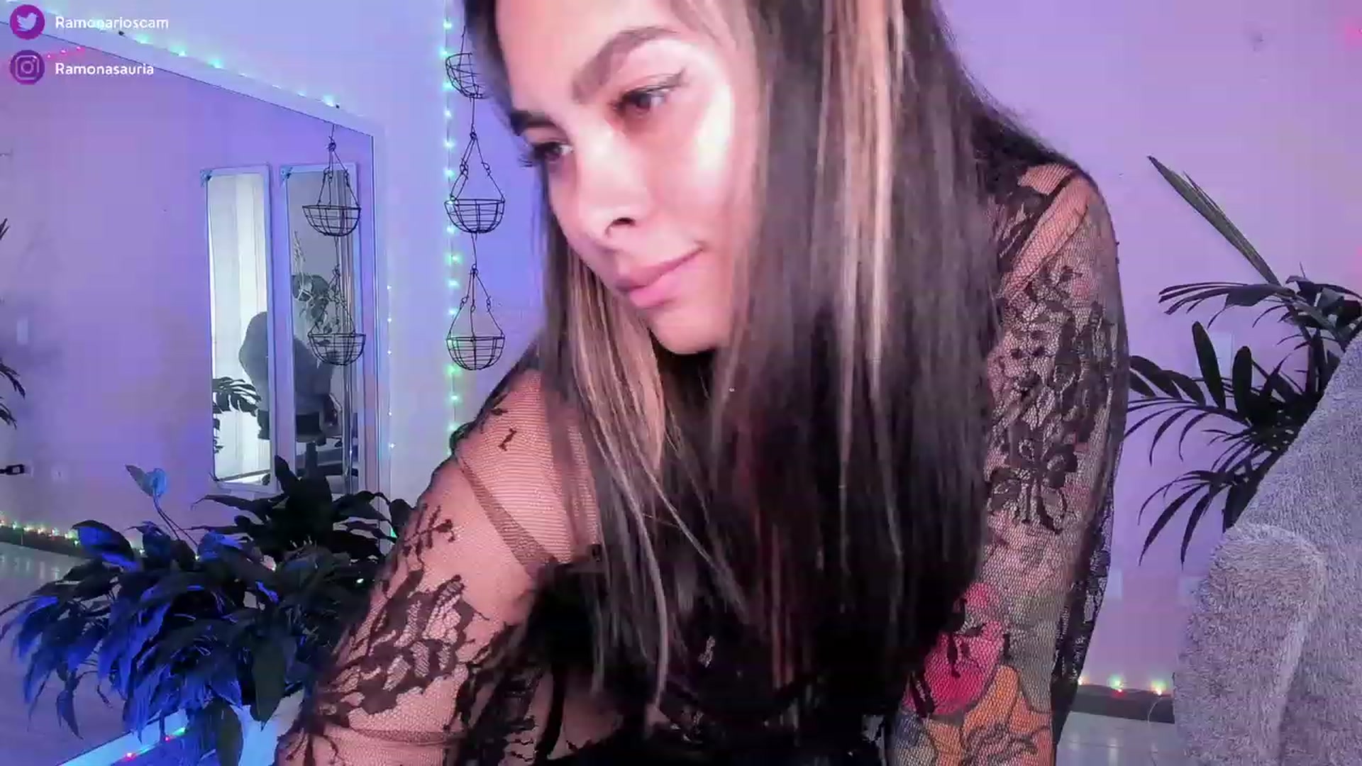 Gallery image thumbnail from Ramonarios's myfreecams stream on, 12/27/2022, 20:32 image 1 of 20