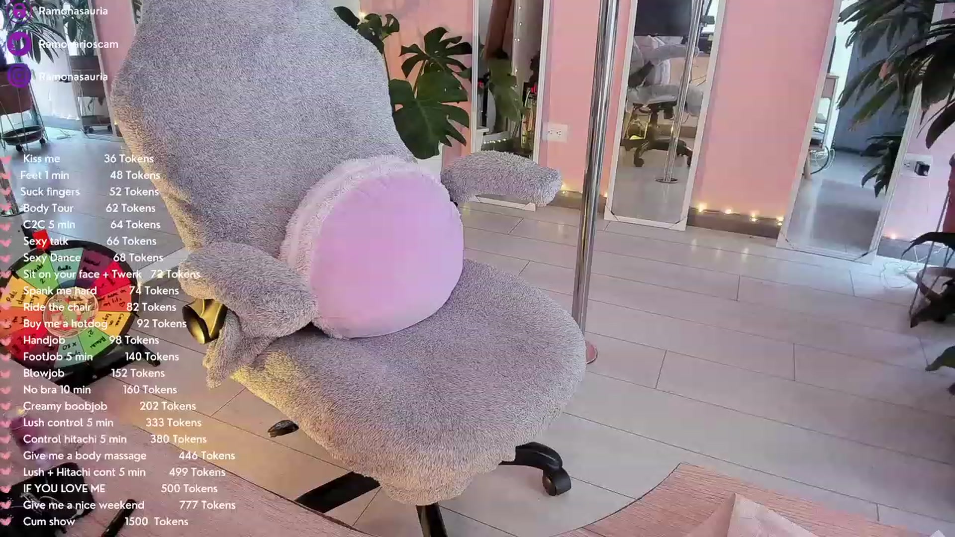 Gallery image thumbnail from Ramonarios's myfreecams stream on, 01/05/2023, 18:44 image 15 of 20
