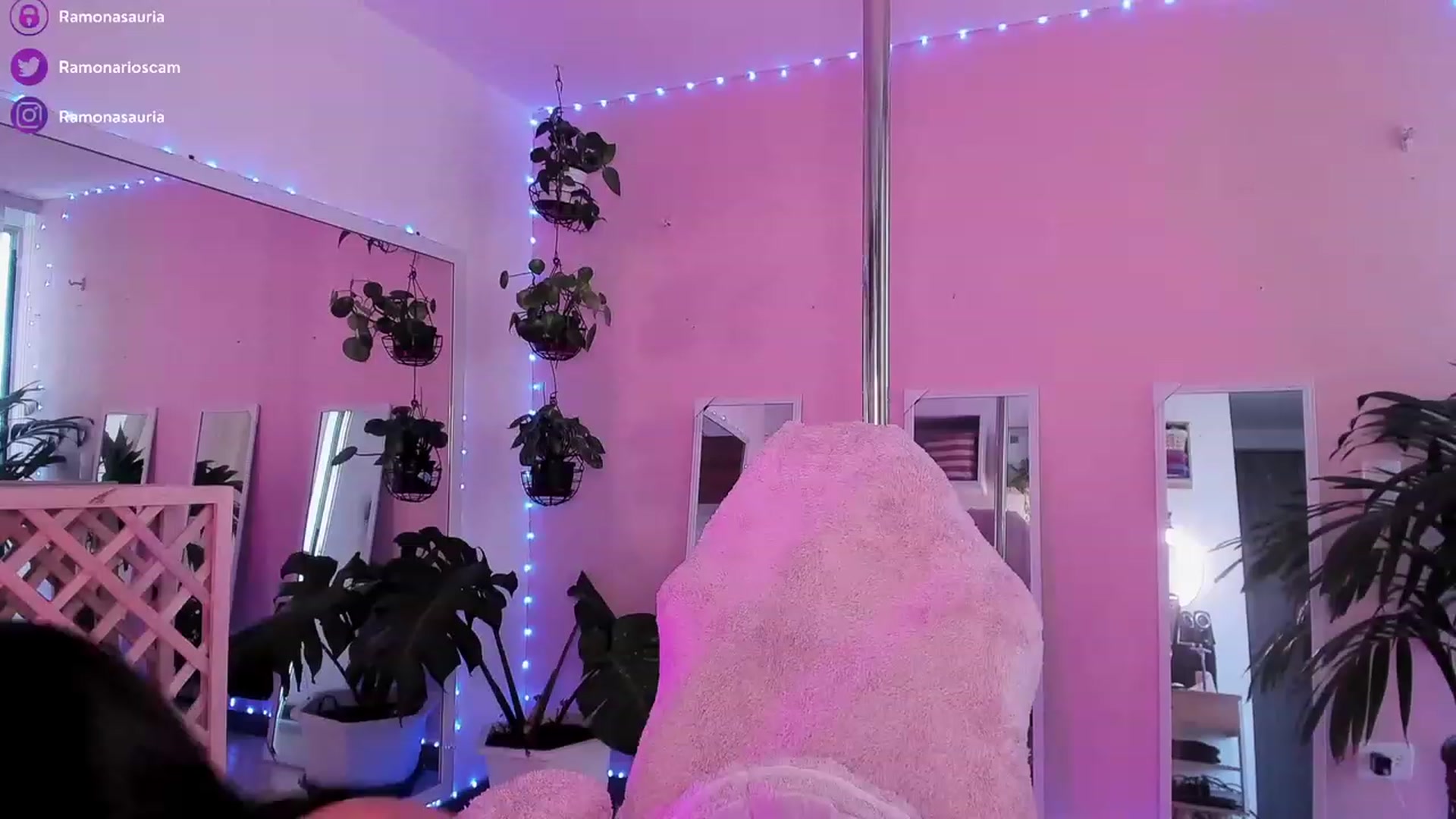 Gallery image thumbnail from Ramonarios's myfreecams stream on, 01/25/2023, 18:51 image 9 of 20