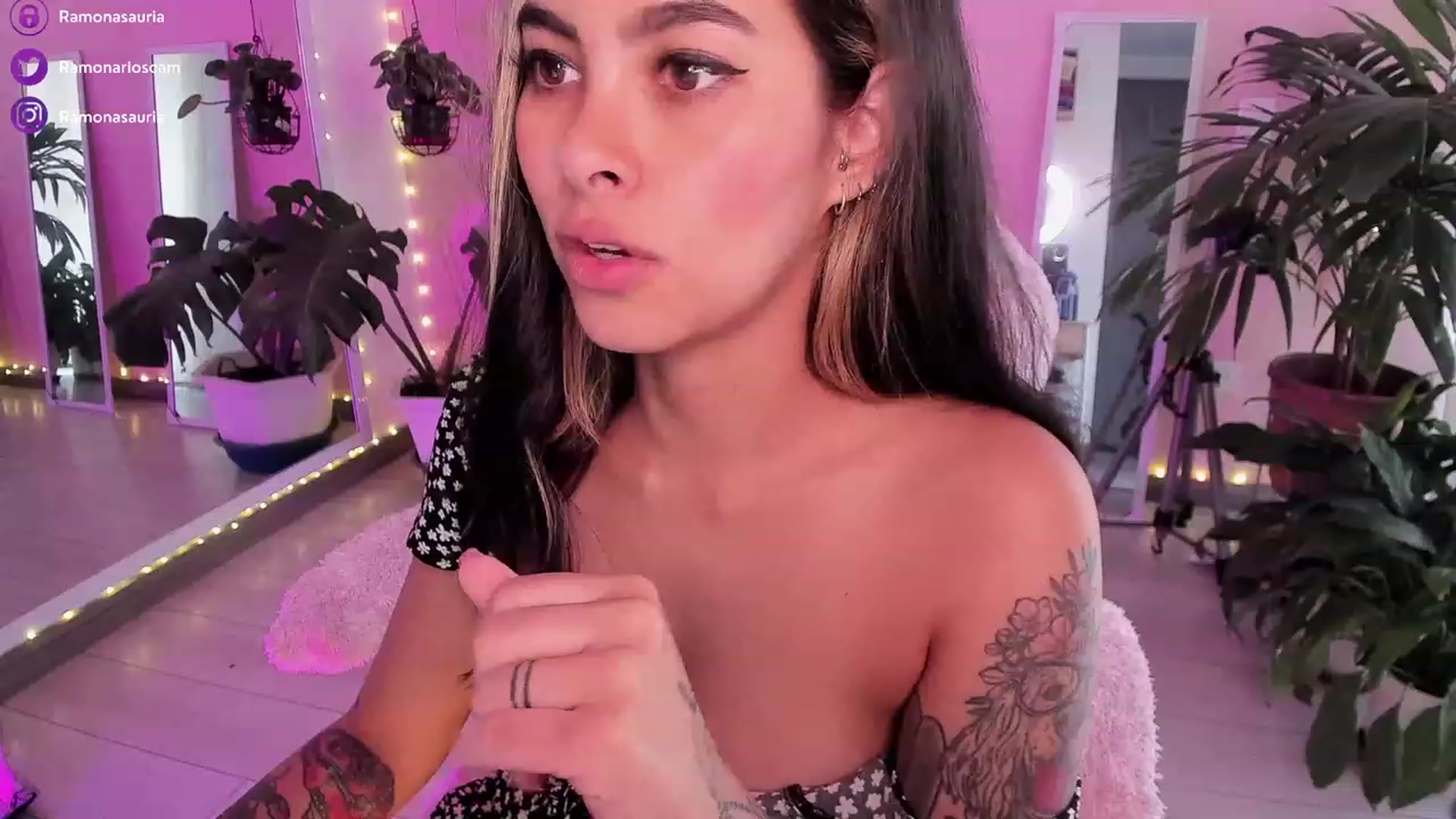 Gallery image thumbnail from Ramonarios's myfreecams stream on, 01/26/2023, 19:01 image 14 of 20