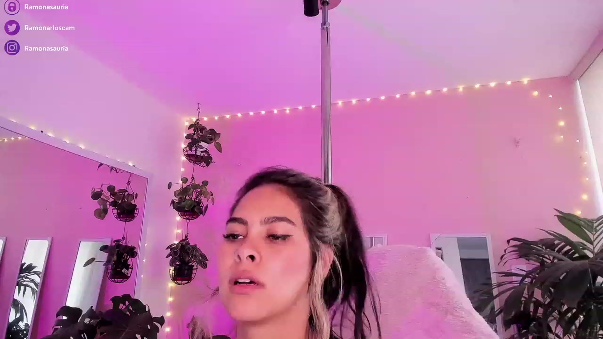 Gallery image thumbnail from Ramonarios's myfreecams stream on, 01/26/2023, 19:01 image 10 of 20