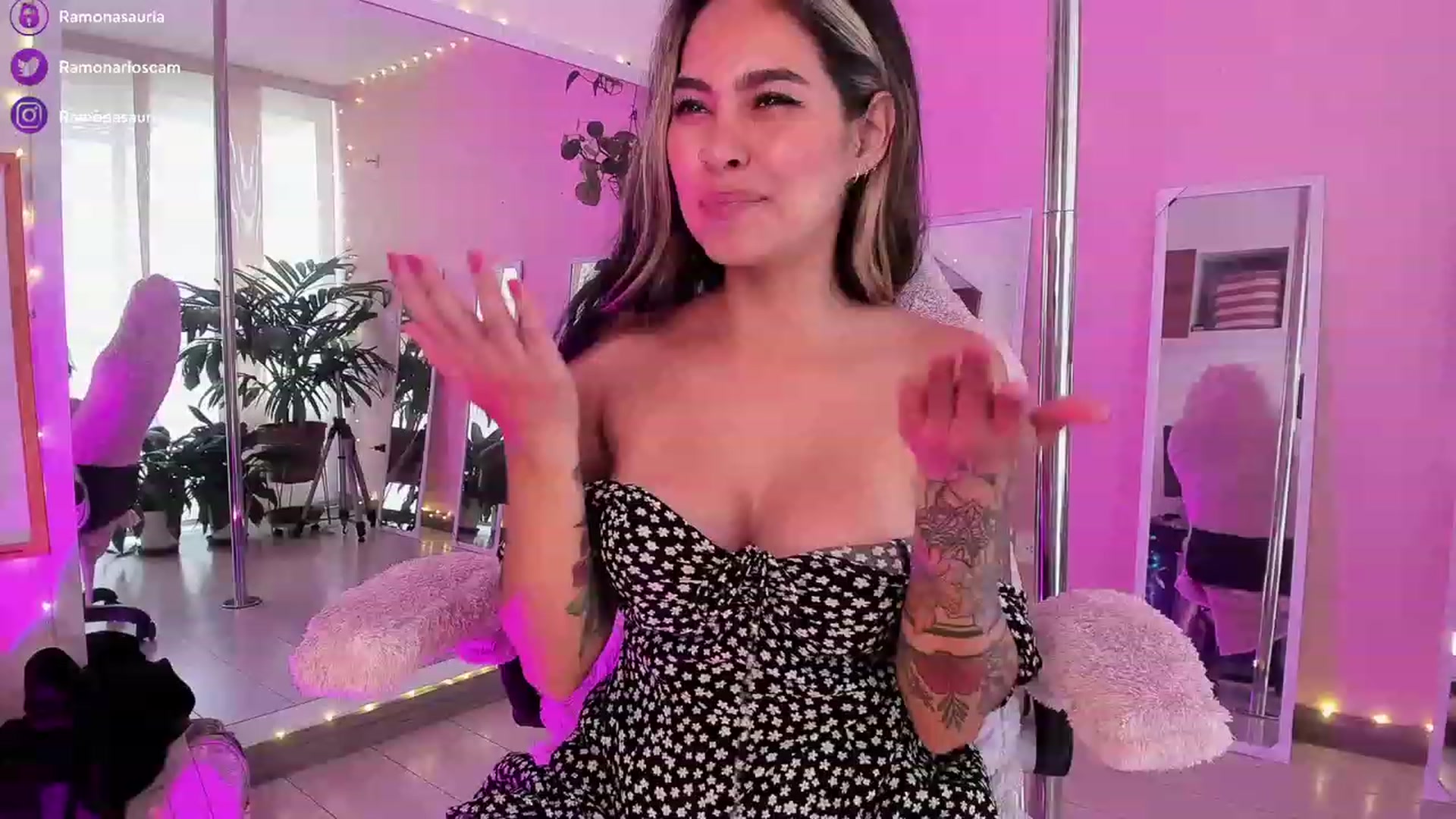 Gallery image thumbnail from Ramonarios's myfreecams stream on, 01/26/2023, 19:01 image 17 of 20