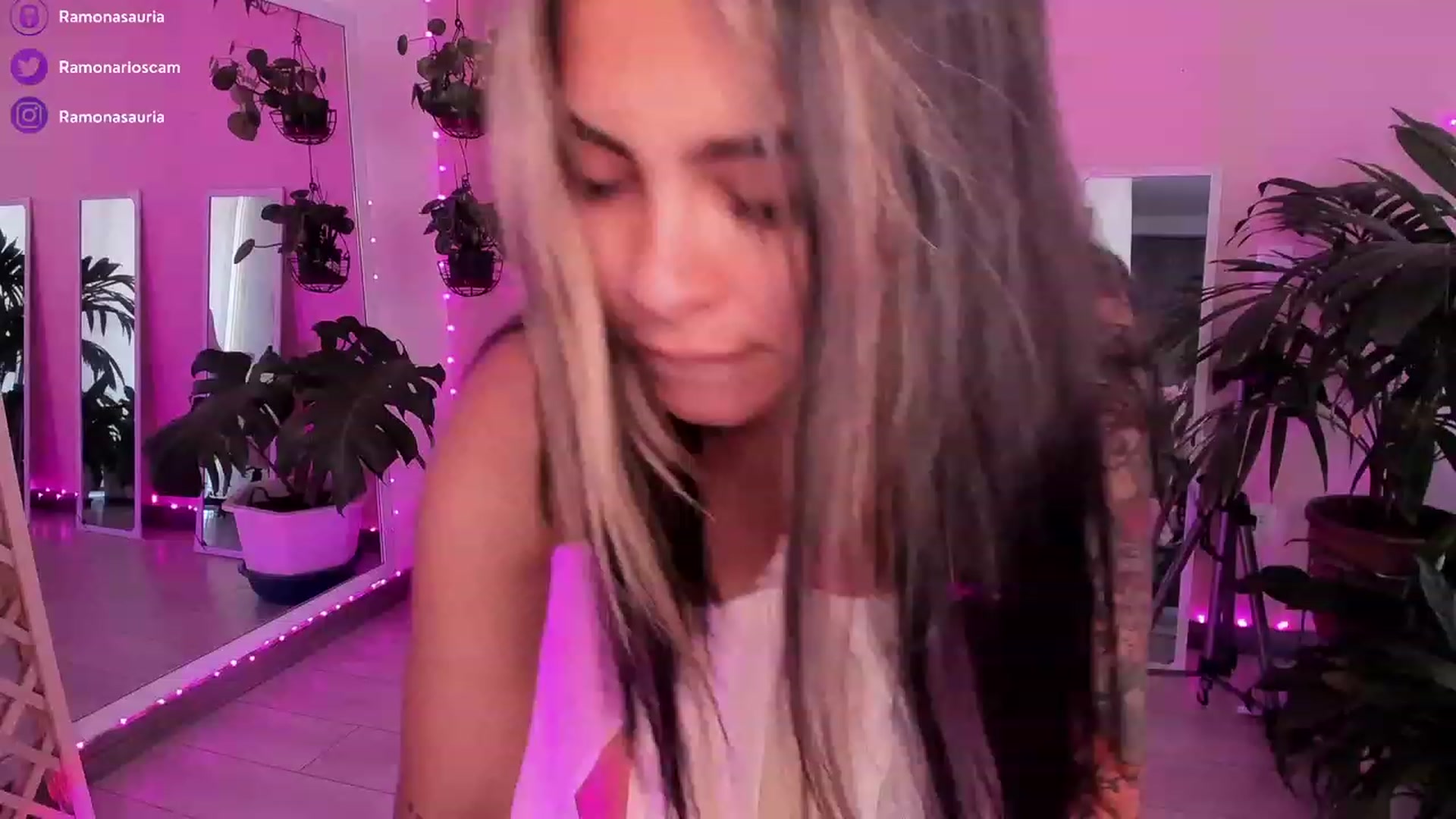 Gallery image thumbnail from Ramonarios's myfreecams stream on, 01/27/2023, 19:48 image 7 of 20