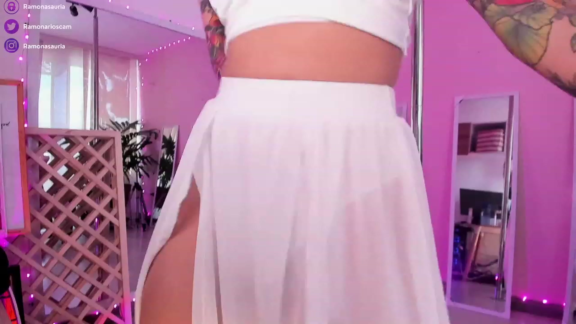 Gallery image thumbnail from Ramonarios's myfreecams stream on, 01/27/2023, 21:30 image 14 of 20