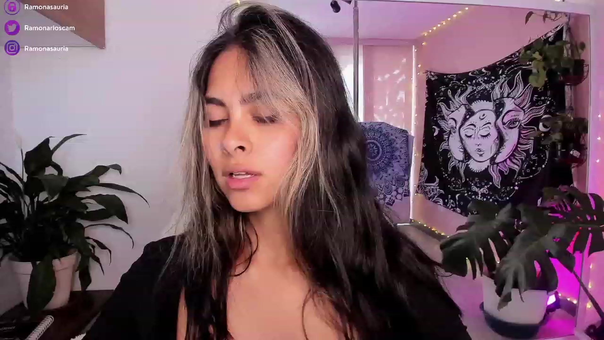 Gallery image thumbnail from Ramonarios's myfreecams stream on, 02/03/2023, 20:10 image 11 of 20