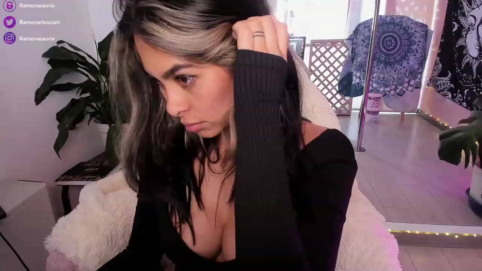 Gallery image thumbnail from Ramonarios's myfreecams stream on, 02/03/2023, 20:10 image 10 of 20