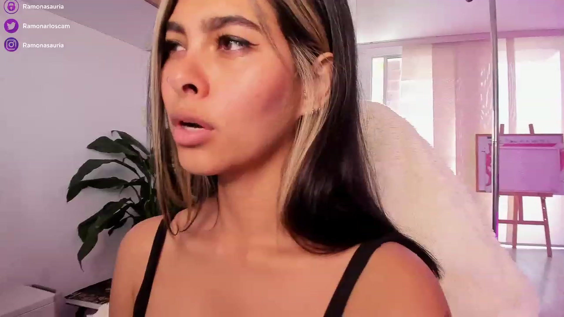 Gallery image thumbnail from Ramonarios's myfreecams stream on, 02/06/2023, 19:14 image 15 of 20