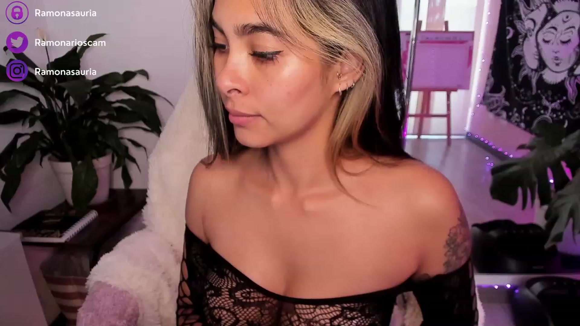 Gallery image thumbnail from Ramonarios's myfreecams stream on, 02/07/2023, 20:01 image 13 of 20