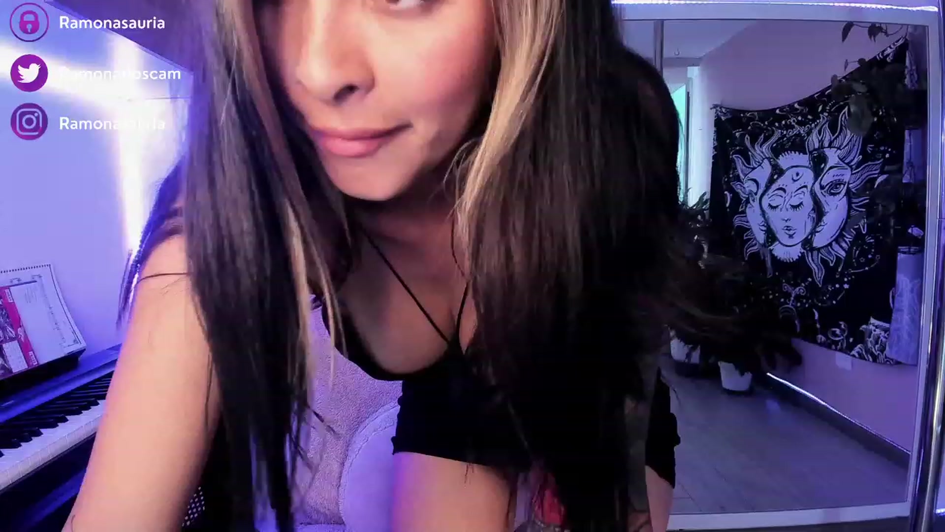 Gallery image thumbnail from Ramonarios's myfreecams stream on, 03/01/2023, 21:50 image 12 of 20