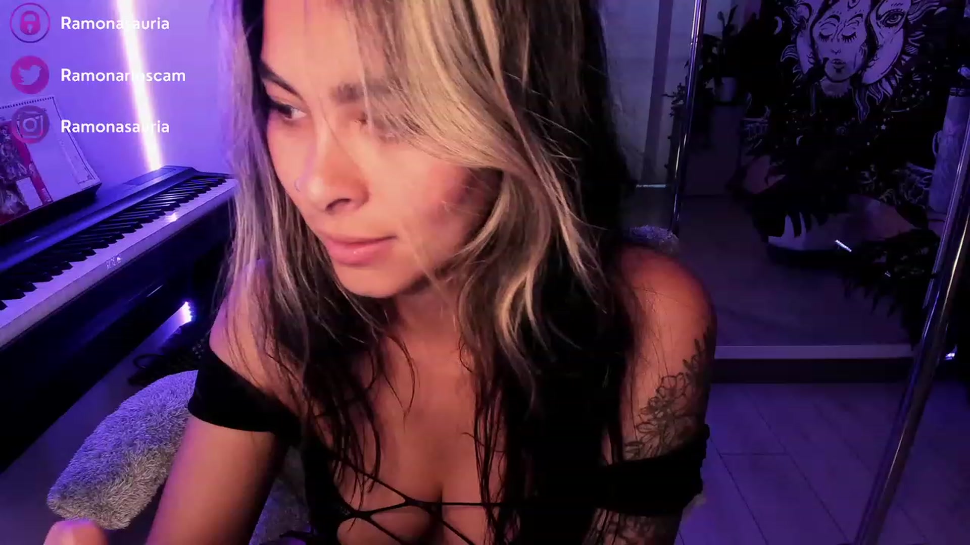 Gallery image thumbnail from Ramonarios's myfreecams stream on, 03/08/2023, 23:42 image 11 of 20