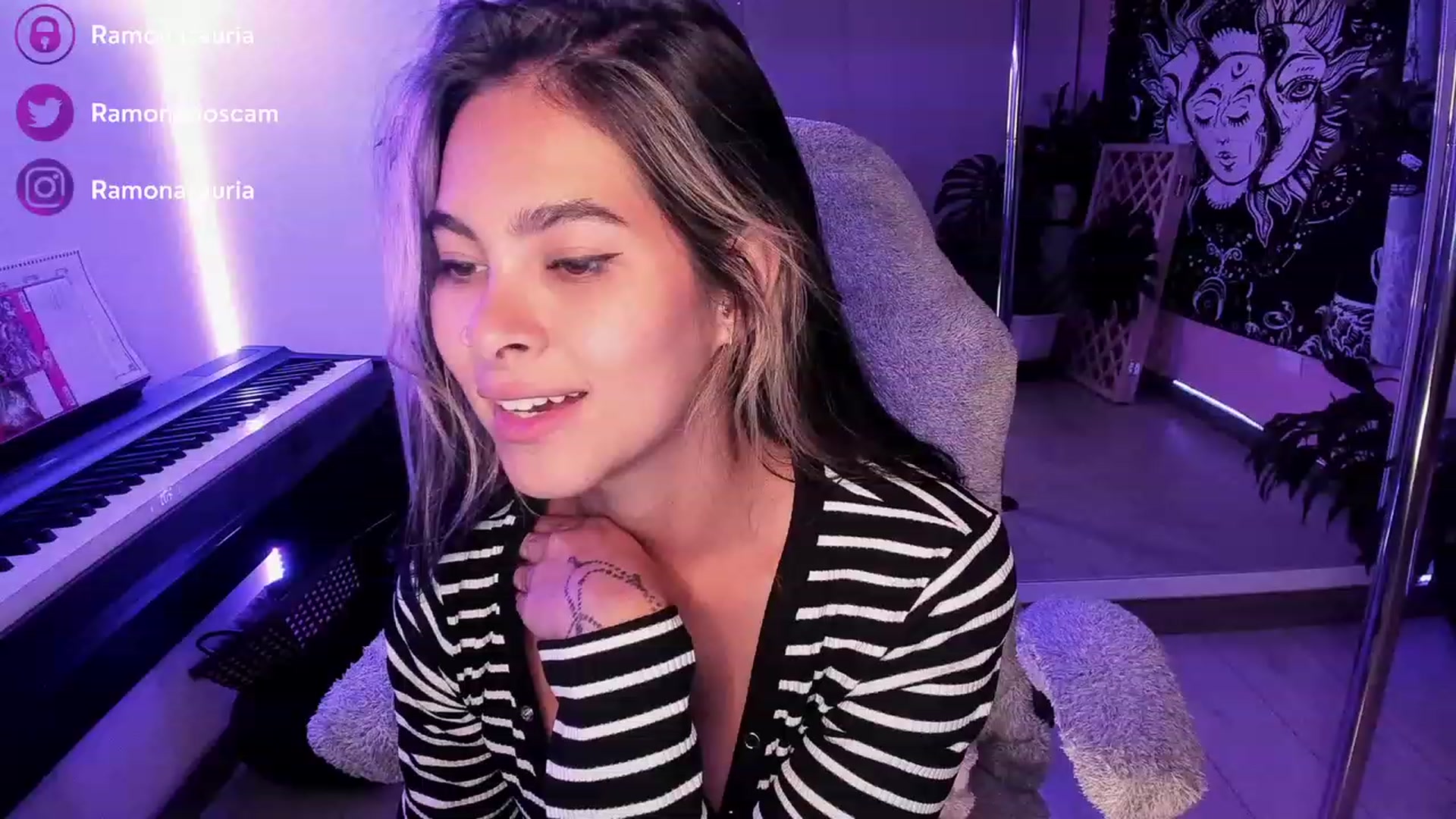Gallery image thumbnail from Ramonarios's myfreecams stream on, 03/10/2023, 01:23 image 3 of 20