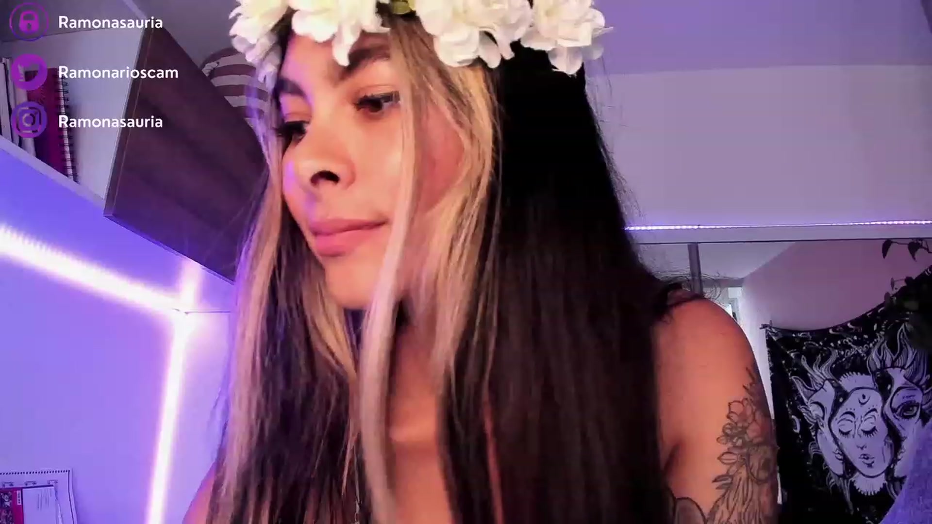 Gallery image thumbnail from Ramonarios's myfreecams stream on, 03/10/2023, 20:07 image 6 of 20