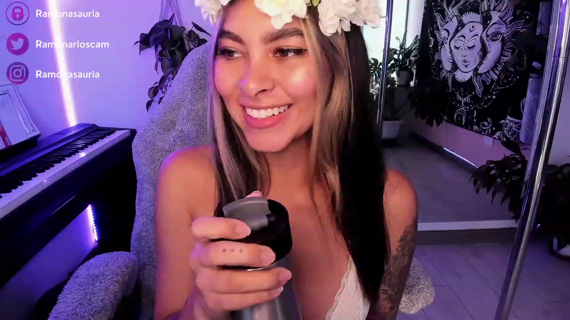 Gallery image thumbnail from Ramonarios's myfreecams stream on, 03/10/2023, 20:07 image 1 of 20