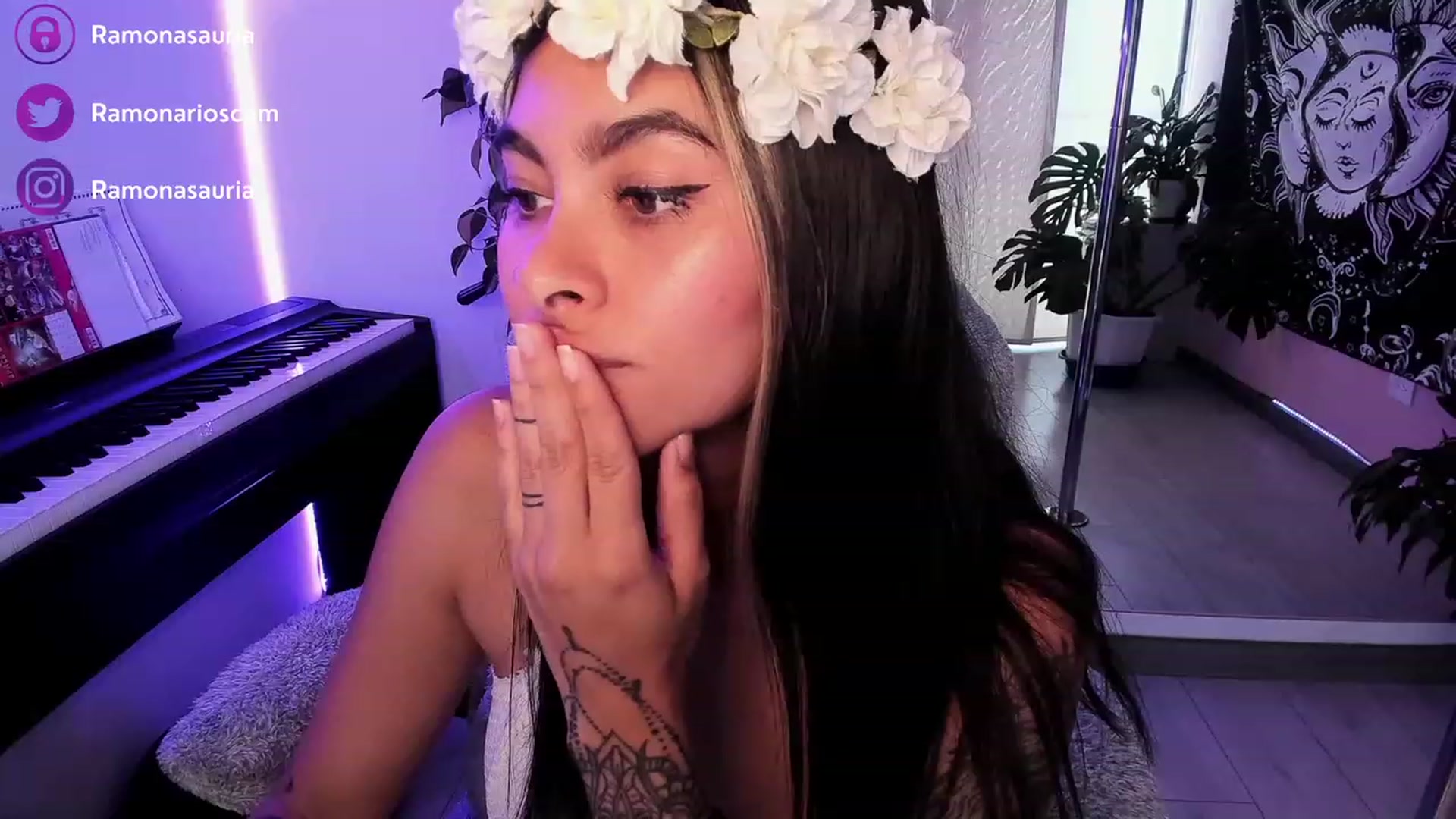 Gallery image thumbnail from Ramonarios's myfreecams stream on, 03/10/2023, 20:07 image 8 of 20