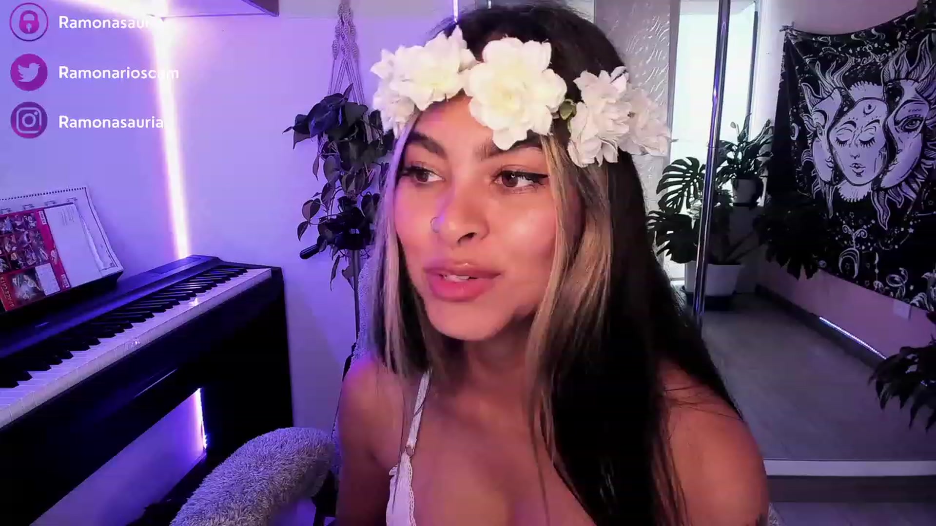 Gallery image thumbnail from Ramonarios's myfreecams stream on, 03/10/2023, 20:07 image 4 of 20