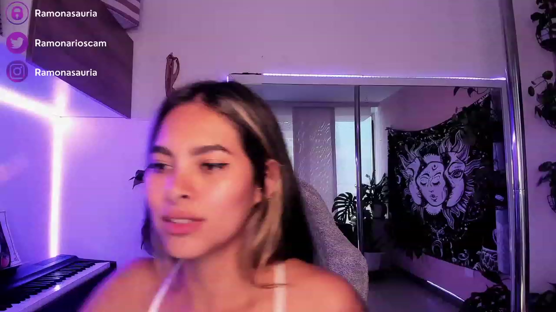 Gallery image thumbnail from Ramonarios's myfreecams stream on, 03/10/2023, 22:14 image 17 of 20