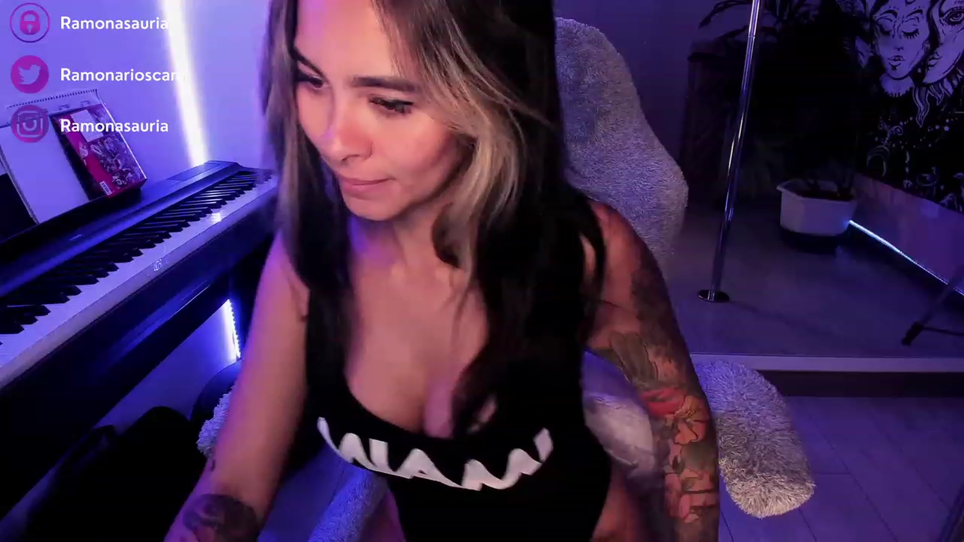 Gallery image thumbnail from Ramonarios's myfreecams stream on, 03/22/2023, 02:43 image 13 of 20