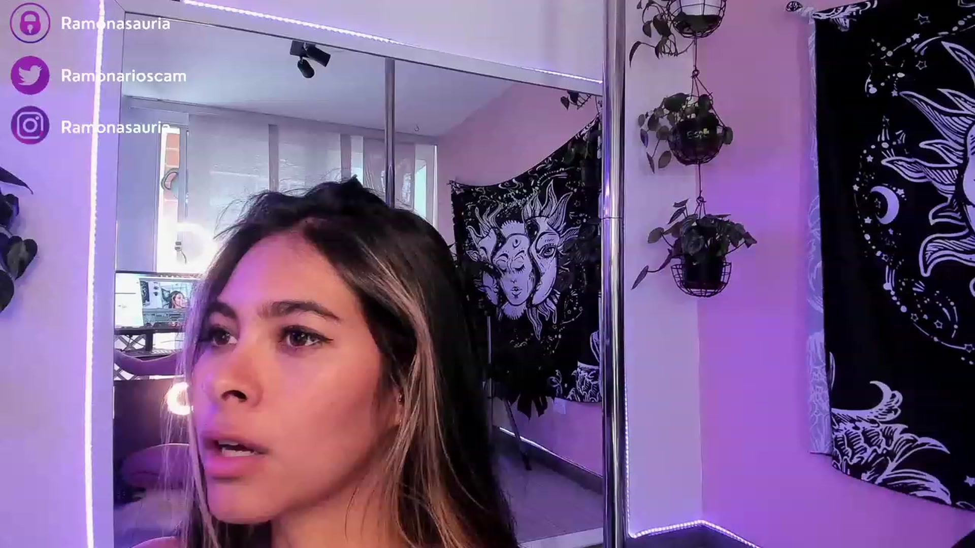 Gallery image thumbnail from Ramonarios's myfreecams stream on, 03/25/2023, 21:06 image 13 of 20