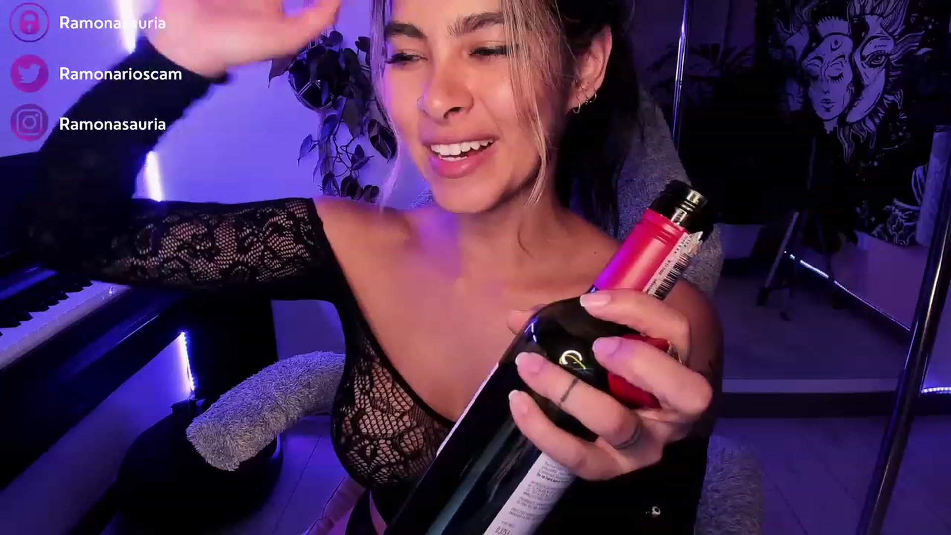 Gallery image thumbnail from Ramonarios's myfreecams stream on, 03/30/2023, 01:00 image 18 of 20