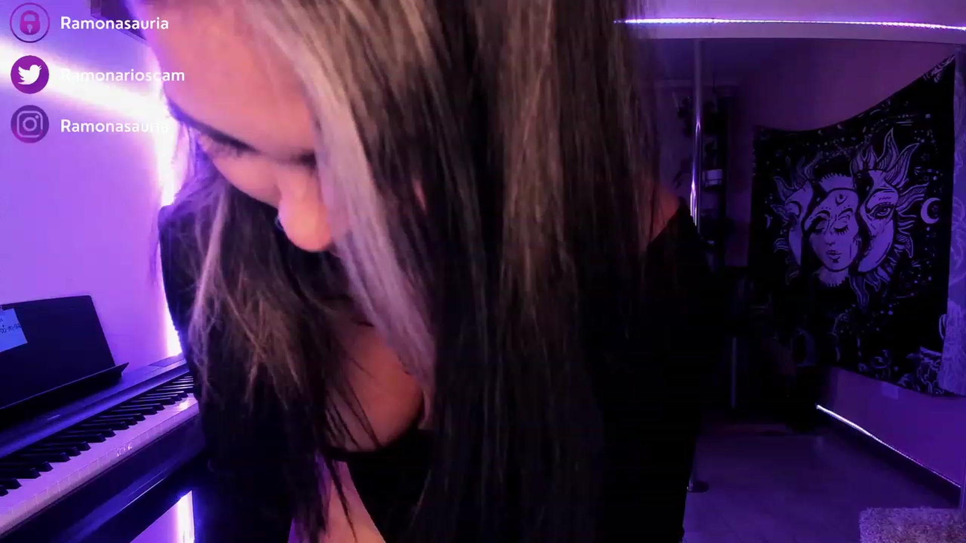 Gallery image thumbnail from Ramonarios's myfreecams stream on, 04/04/2023, 03:43 image 9 of 20