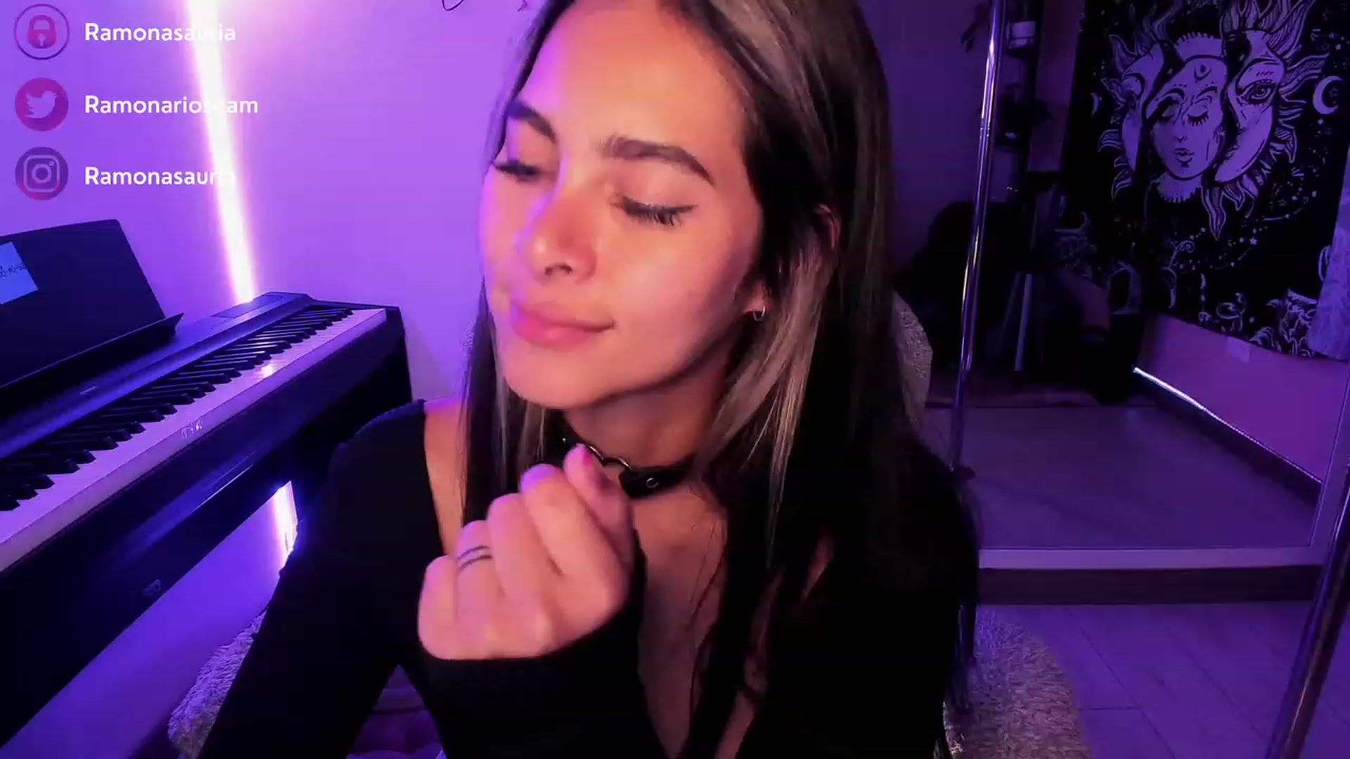 Gallery image thumbnail from Ramonarios's myfreecams stream on, 04/04/2023, 03:43 image 15 of 20