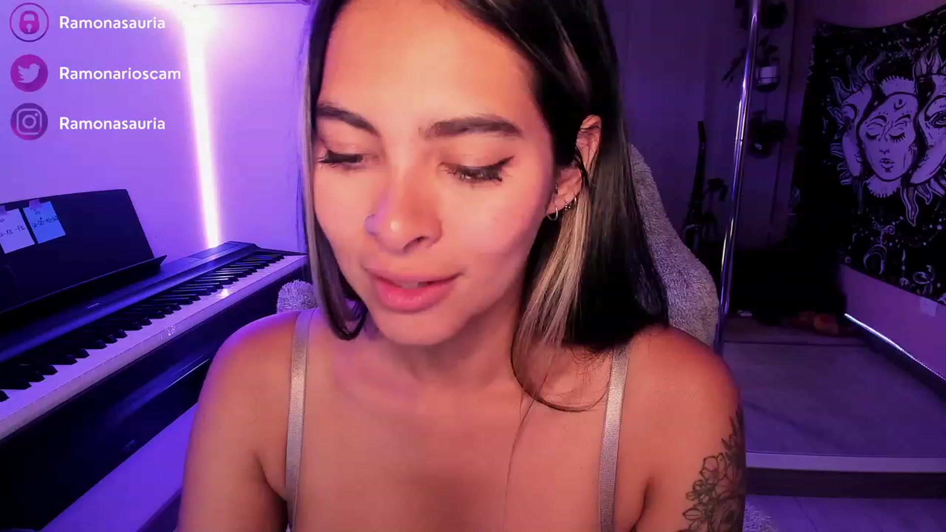 Gallery image thumbnail from Ramonarios's myfreecams stream on, 04/07/2023, 02:39 image 10 of 20