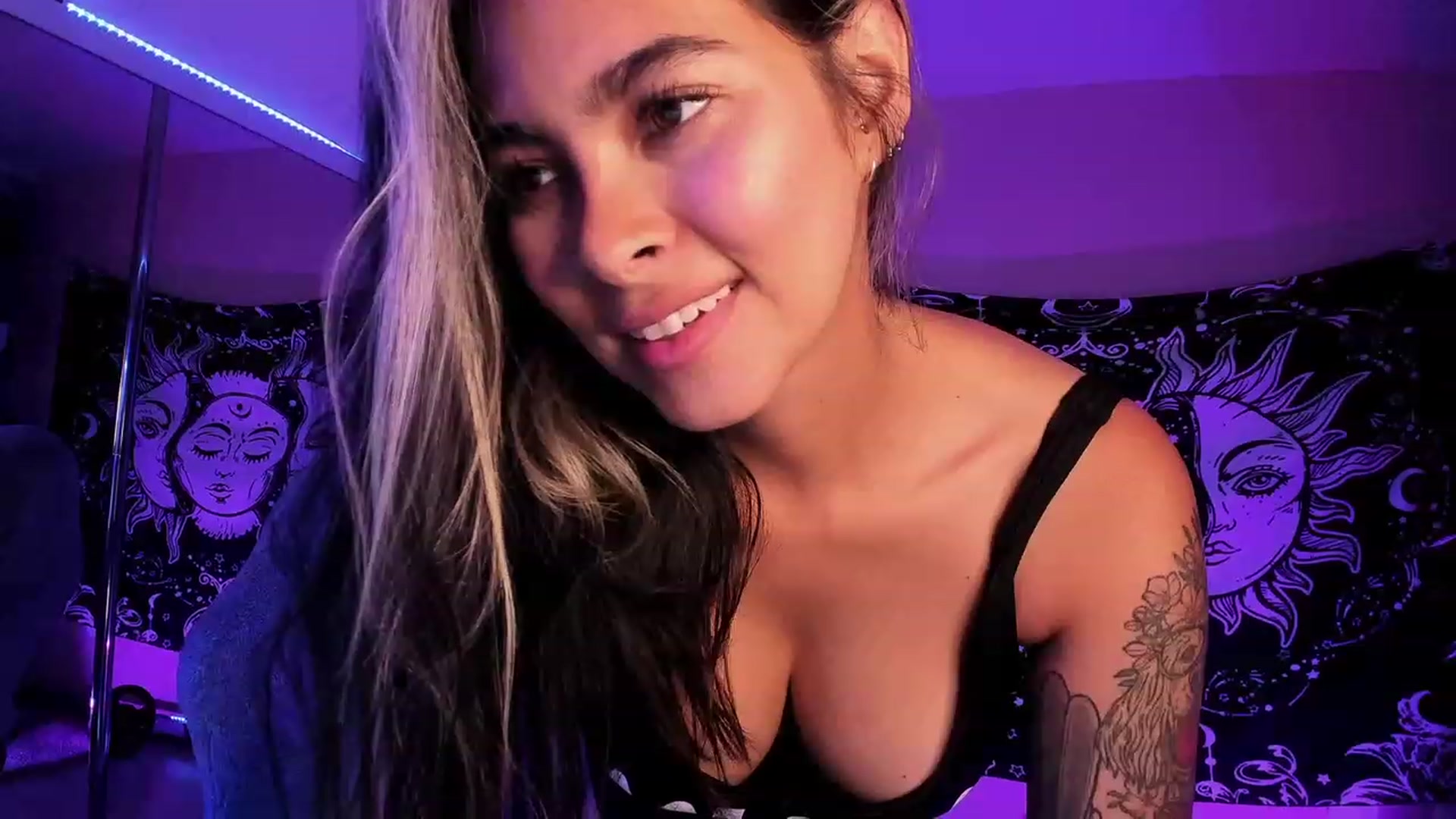 Gallery image thumbnail from Ramonarios's myfreecams stream on, 04/09/2023, 01:19 image 19 of 20