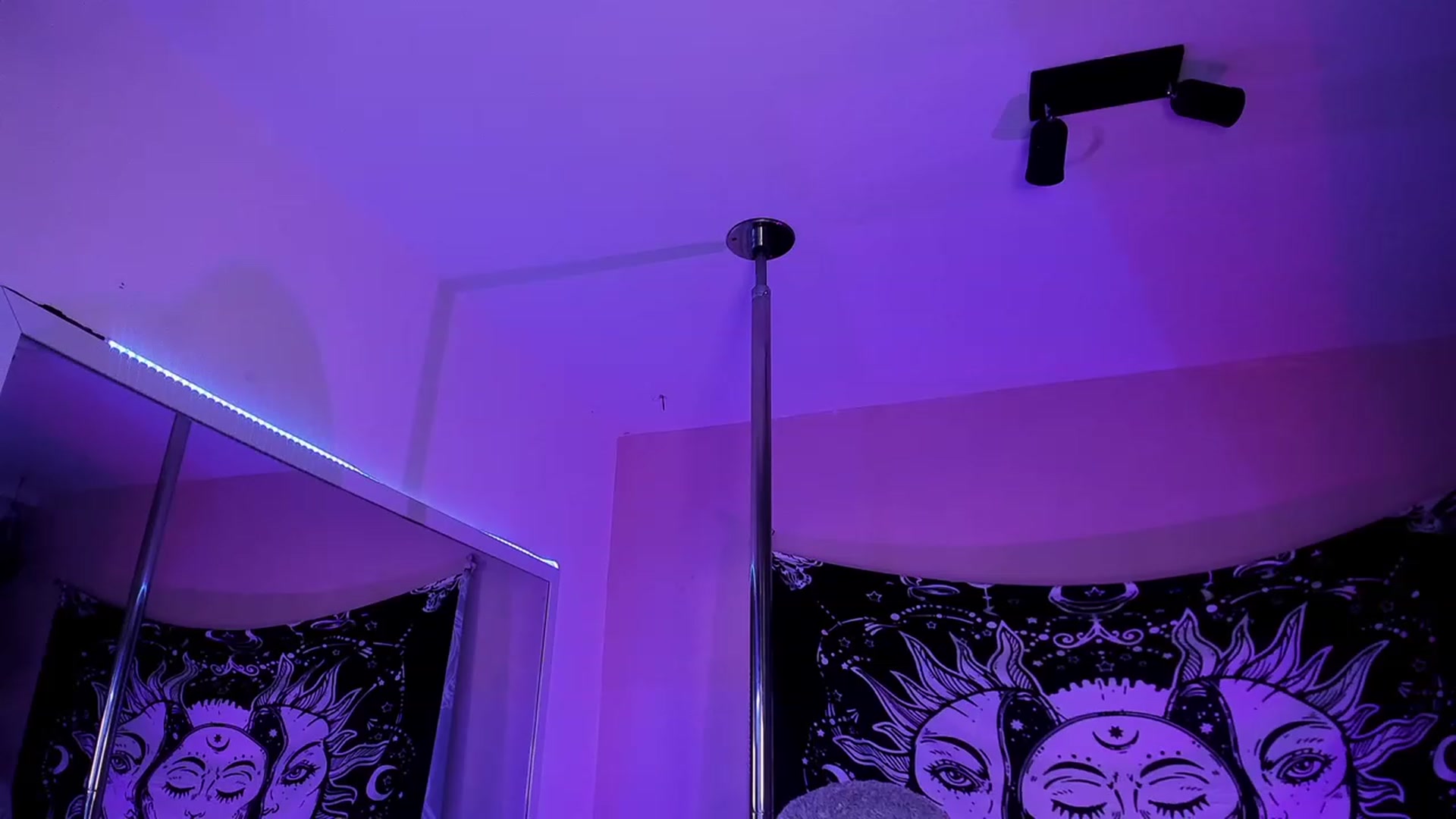 Gallery image thumbnail from Ramonarios's myfreecams stream on, 04/09/2023, 01:19 image 11 of 20